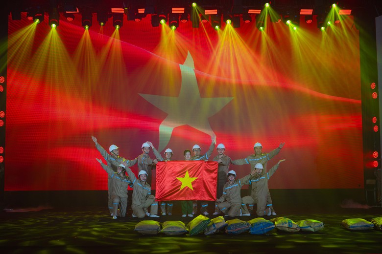 VICEM t&ocirc;n vinh gi&aacute; trị văn h&oacute;a doanh nghiệp qua Li&ecirc;n hoan nghệ thuật Xi măng 2026 - Ảnh 32.