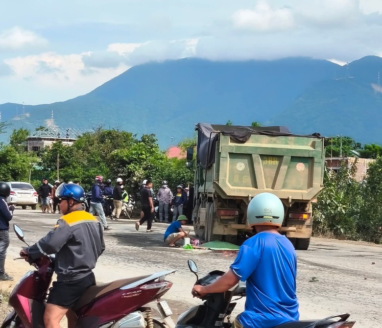 Hai vụ tai nạn li&ecirc;n tiếp ở Vũng &Aacute;ng khiến 2 người tử vong - Ảnh 1.
