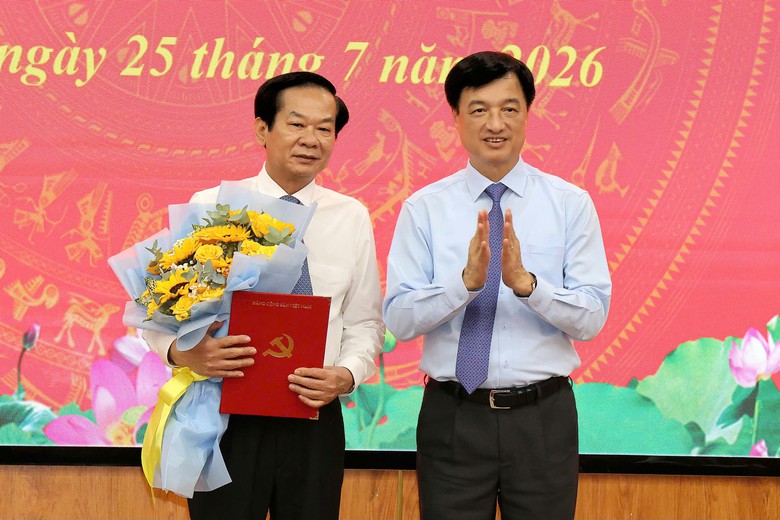 &Ocirc;ng Đỗ Thanh B&igrave;nh giữ chức B&iacute; thư Th&agrave;nh ủy Cần Thơ - Ảnh 1.