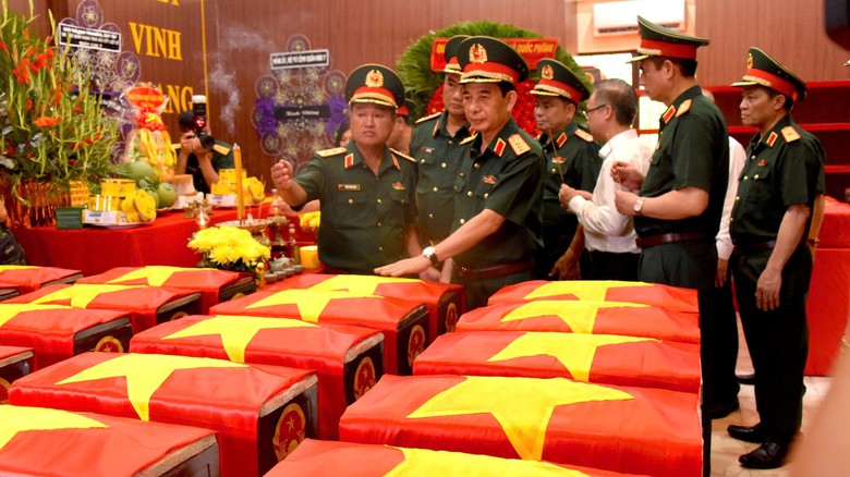 Ph&aacute;t hiện th&ecirc;m 8 bộ h&agrave;i cốt liệt sĩ tại C&ocirc;ng vi&ecirc;n L&ecirc; Thị Ri&ecirc;ng, n&acirc;ng tổng số quy tập l&ecirc;n 125 bộ  - Ảnh 1.