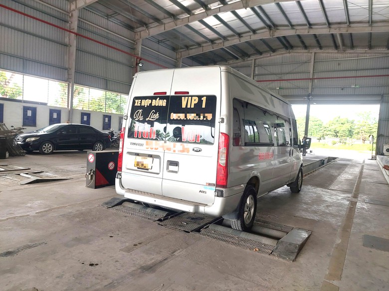 Bộ Xây dựng phản hồi kiến nghị thay thế phương pháp kiểm tra khí thải ô tô diesel - Ảnh 1.