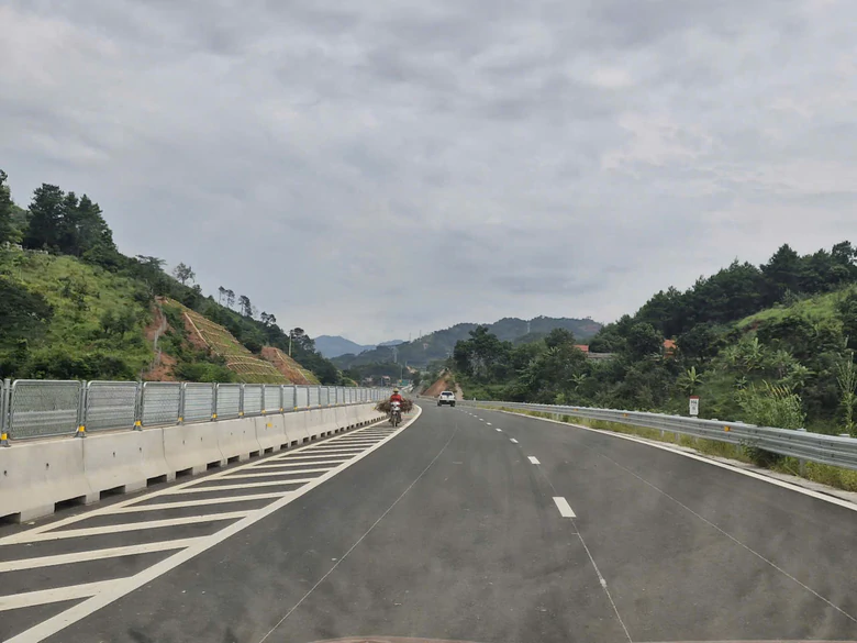 Bổ sung khối lượng nhưng kh&ocirc;ng gi&atilde;n tiến độ ho&agrave;n th&agrave;nh cao tốc Hữu Nghị - Chi Lăng - Ảnh 4.