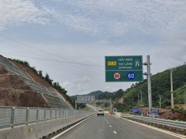 Bổ sung khối lượng nhưng kh&ocirc;ng gi&atilde;n tiến độ ho&agrave;n th&agrave;nh cao tốc Hữu Nghị - Chi Lăng - Ảnh 11.
