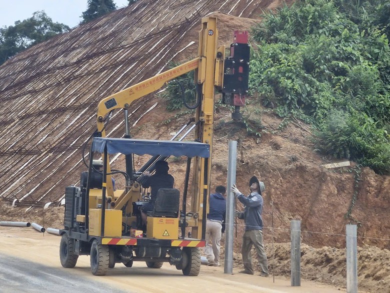 Bổ sung khối lượng nhưng kh&ocirc;ng gi&atilde;n tiến độ ho&agrave;n th&agrave;nh cao tốc Hữu Nghị - Chi Lăng - Ảnh 10.