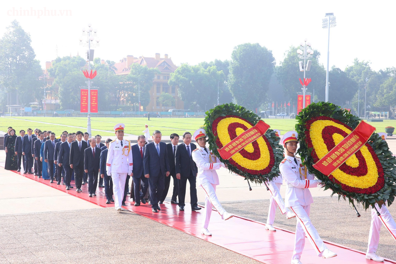 L&atilde;nh đạo Đảng, Nh&agrave; nước tưởng niệm c&aacute;c Anh h&ugrave;ng liệt sĩ v&agrave; viếng Chủ tịch Hồ Ch&iacute; Minh - Ảnh 6.