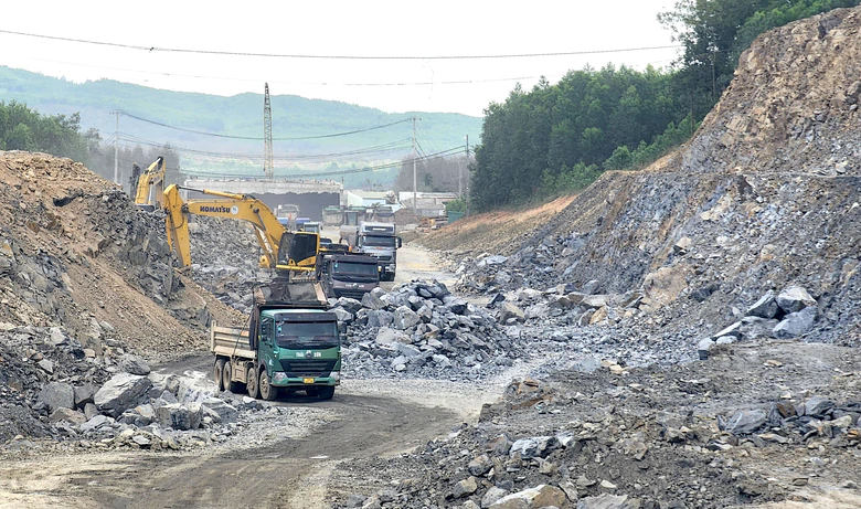 Đắk Lắk: Khoanh định 4 khu vực khoáng sản phục vụ hai dự án trọng điểm - Ảnh 1.
