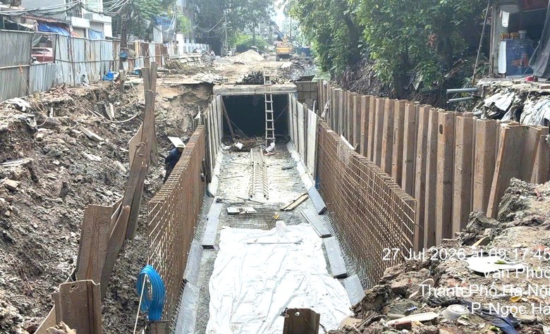 Mưa lớn g&acirc;y ngập cục bộ ở H&agrave; Nội v&agrave; giải ph&aacute;p Quản l&yacute; đ&ocirc; thị 2026 - Ảnh 2.