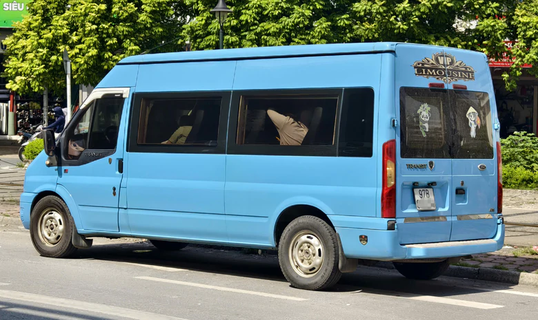 CSGT H&agrave; Nội d&ugrave;ng camera tuần tra ghi h&igrave;nh, xử l&yacute; loạt xe Limousine vi phạm - Ảnh 5.