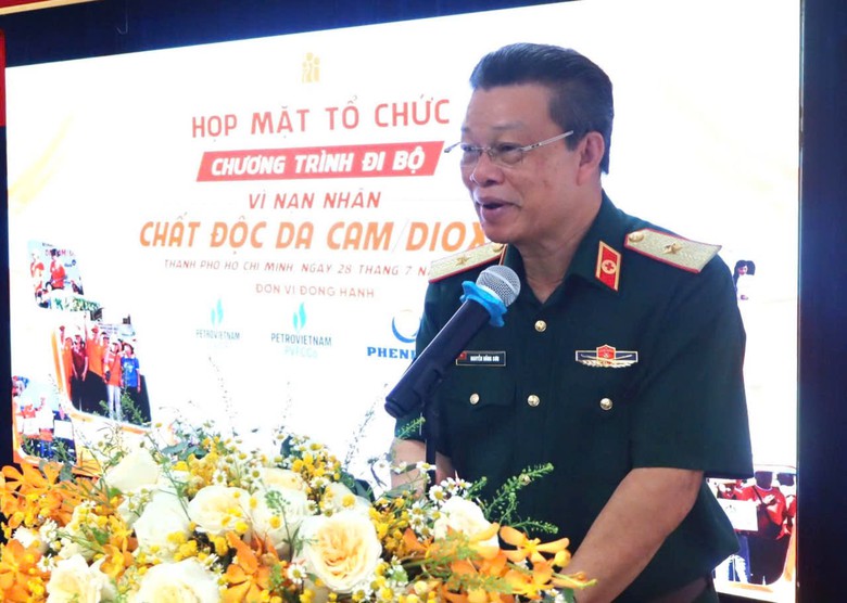 TP.HCM tổ chức đi bộ "V&igrave; nạn nh&acirc;n chất độc da cam" - Ảnh 1.