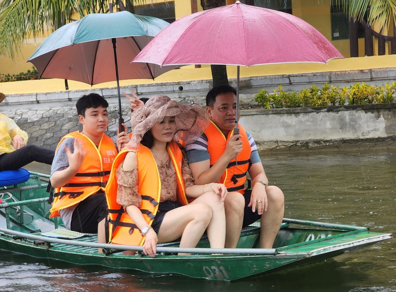 Du lịch Ninh B&igrave;nh 2026: Bứt ph&aacute; doanh thu hơn 19 . 300 Tỷ đồng với 18 , 7 triệu kh&aacute;ch - Ảnh 4.
