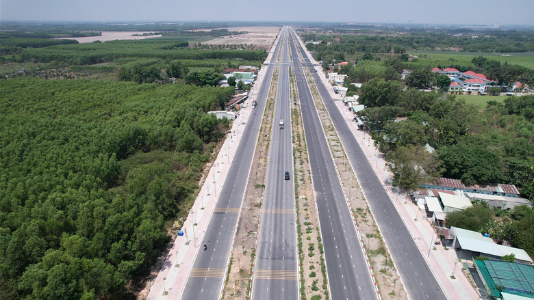 Đồng Nai tăng tốc ho&agrave;n thiện hai tuyến giao th&ocirc;ng kết nối s&acirc;n bay Long Th&agrave;nh - Ảnh 6.
