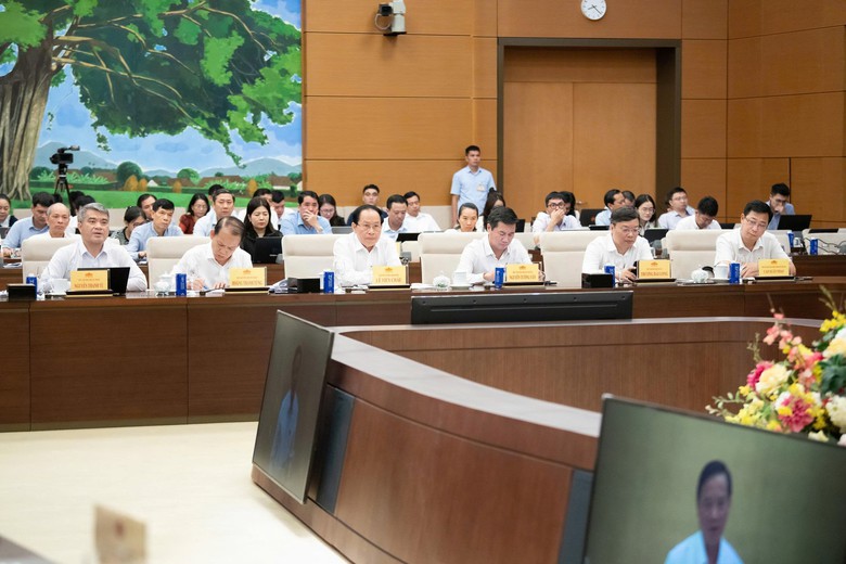 X&acirc;y dựng Luật để kiến tạo khu&ocirc;n khổ ph&aacute;p l&yacute; đủ tầm dẫn dắt ph&aacute;t triển đ&ocirc; thị nhiều năm tới - Ảnh 12.