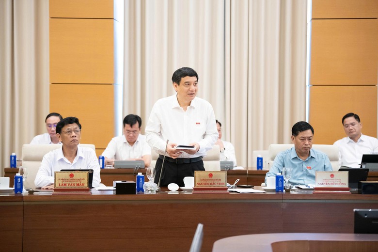 X&acirc;y dựng Luật để kiến tạo khu&ocirc;n khổ ph&aacute;p l&yacute; đủ tầm dẫn dắt ph&aacute;t triển đ&ocirc; thị nhiều năm tới - Ảnh 13.
