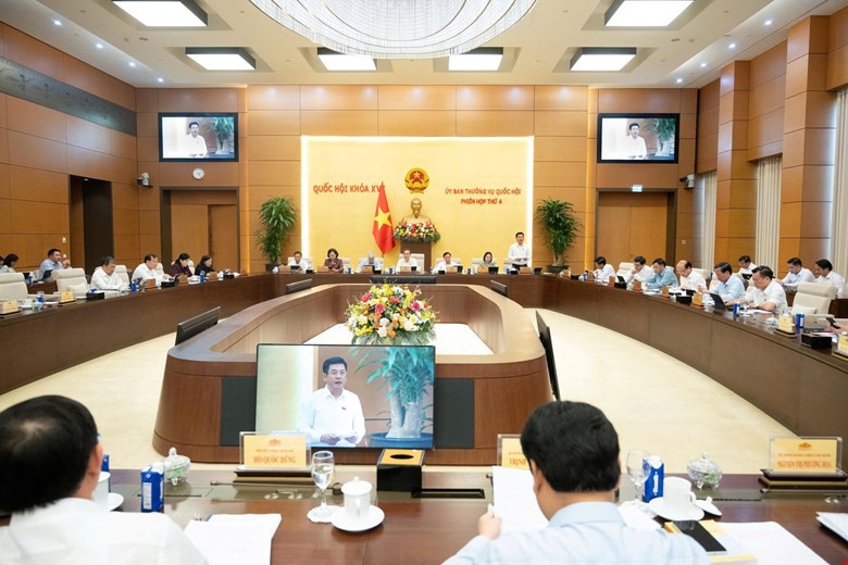 Ủy ban Thường vụ Quốc hội cho &yacute; kiến về định hướng sửa đổi Luật Đất đai năm 2024 - Ảnh 1.