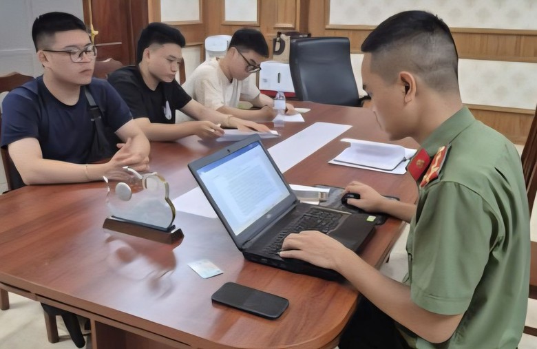 Ninh B&igrave;nh xử l&yacute; 3 trường hợp ph&aacute;t t&aacute;n video xấu độc tr&ecirc;n mạng x&atilde; hội - Ảnh 1.