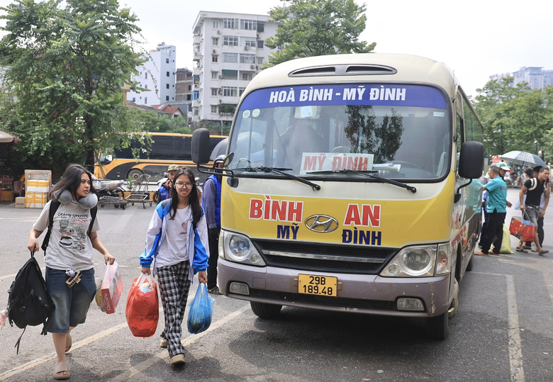 Tăng cường gi&aacute;m s&aacute;t vận tải đường bộ, đảm bảo an to&agrave;n giao th&ocirc;ng - Ảnh 1.
