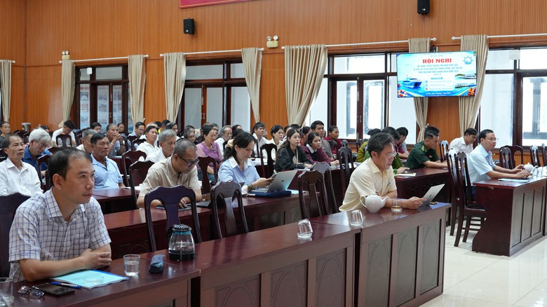 Tuy&ecirc;n truyền, phổ biến ph&aacute;p luật về vận tải v&agrave; an to&agrave;n đường thủy nội địa tại L&yacute; Sơn - Ảnh 3.
