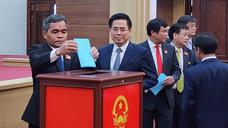 T&acirc;n Chủ tịch UBND tỉnh Quảng Ng&atilde;i: Kiến tạo động lực ph&aacute;t triển từ hạ tầng giao th&ocirc;ng - Ảnh 4.