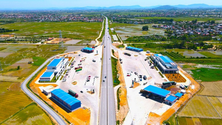 Bộ X&acirc;y dựng sẽ xử l&yacute; nghi&ecirc;m nh&agrave; đầu tư chậm tiến độ trạm dừng nghỉ - Ảnh 1.