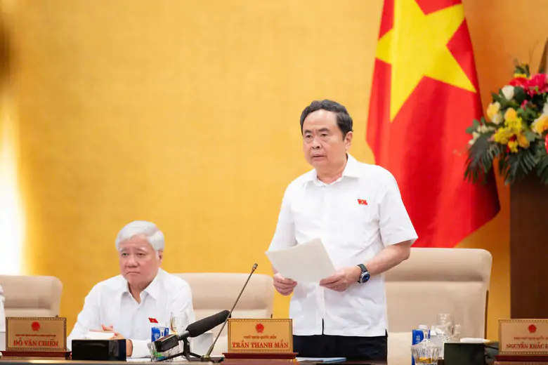 Chủ tịch Quốc hội: Kh&ocirc;ng coi tr&igrave;nh xong hồ sơ l&agrave; ho&agrave;n th&agrave;nh nhiệm vụ, mỗi lần tiếp thu, chỉnh l&yacute; phải l&agrave;m dự thảo r&otilde; hơn, khả thi hơn - Ảnh 3.