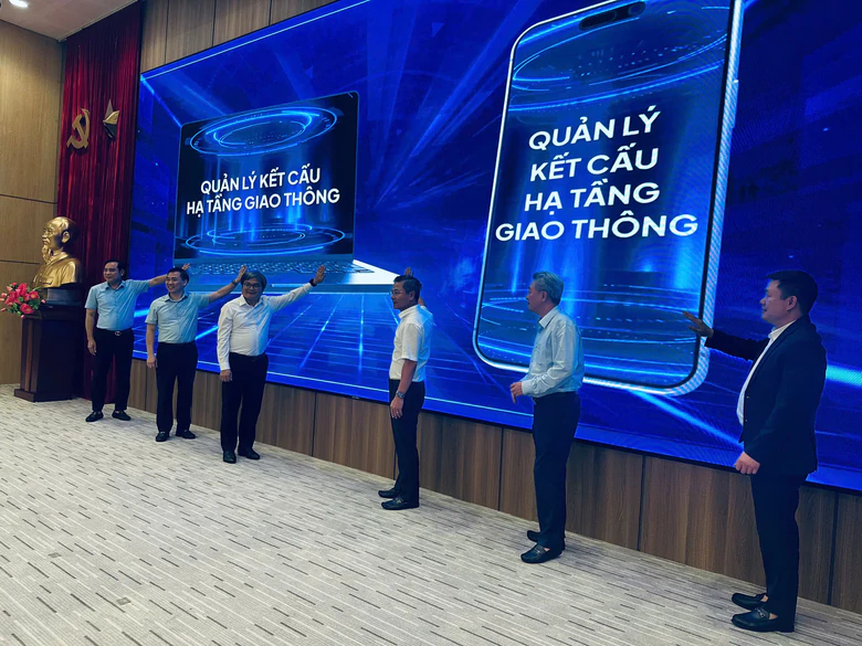 H&agrave; Nội đưa hệ thống quản l&yacute; kết cấu hạ tầng giao th&ocirc;ng tr&ecirc;n nền bản đồ số v&agrave;o vận h&agrave;nh - Ảnh 2.