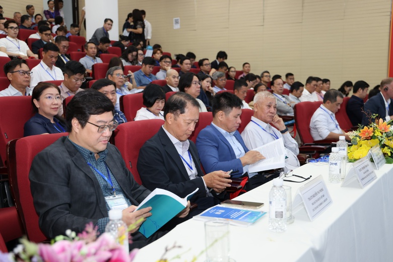 Định hình siêu đô thị TP.HCM: Tái cấu trúc không gian theo mô hình đa cực - Ảnh 2.