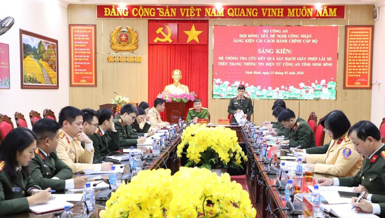 Ninh B&igrave;nh: S&aacute;ng kiến cấp giấy ph&eacute;p l&aacute;i xe sau 2 giờ được thể chế h&oacute;a - Ảnh 1.