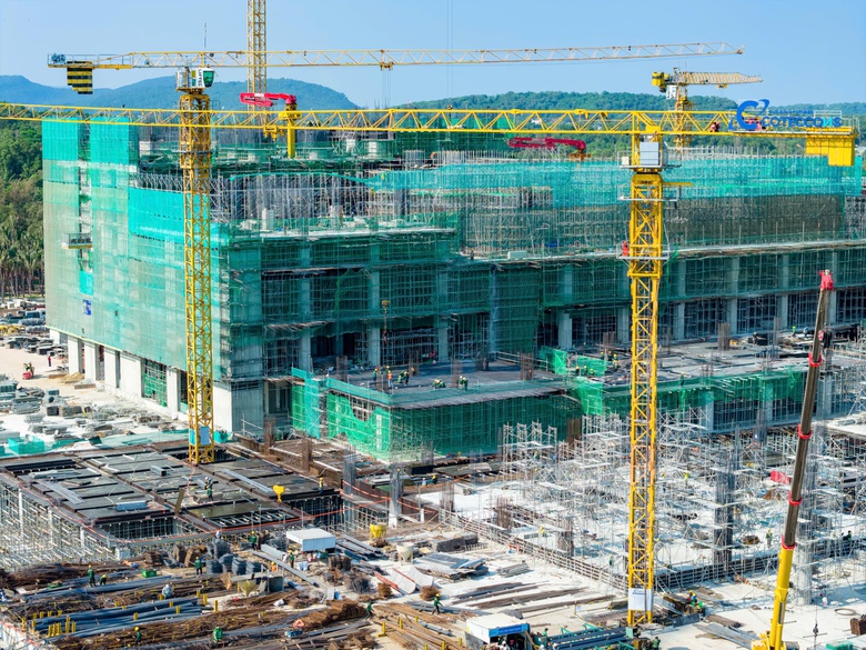 3.600 kỹ sư, c&ocirc;ng nh&acirc;n đẩy nhanh tiến độ mở rộng Cảng h&agrave;ng kh&ocirc;ng quốc tế Ph&uacute; Quốc - Ảnh 5.