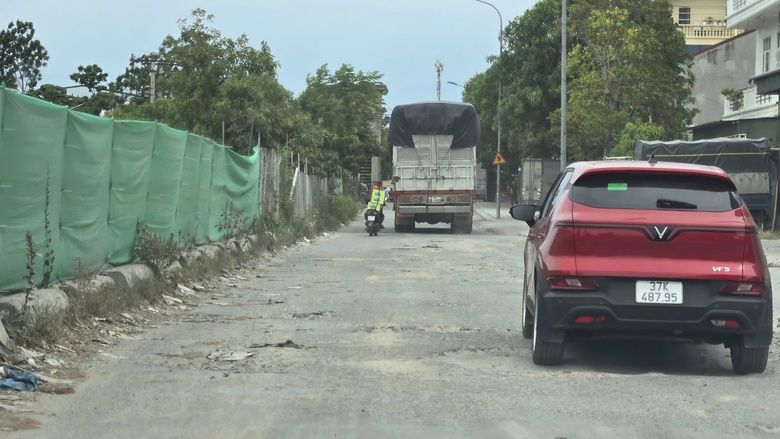 Nghệ An: Đẩy nhanh tiến độ, nâng cấp sửa chữa các tuyến đường tại hai phường trung tâm - Ảnh 1.