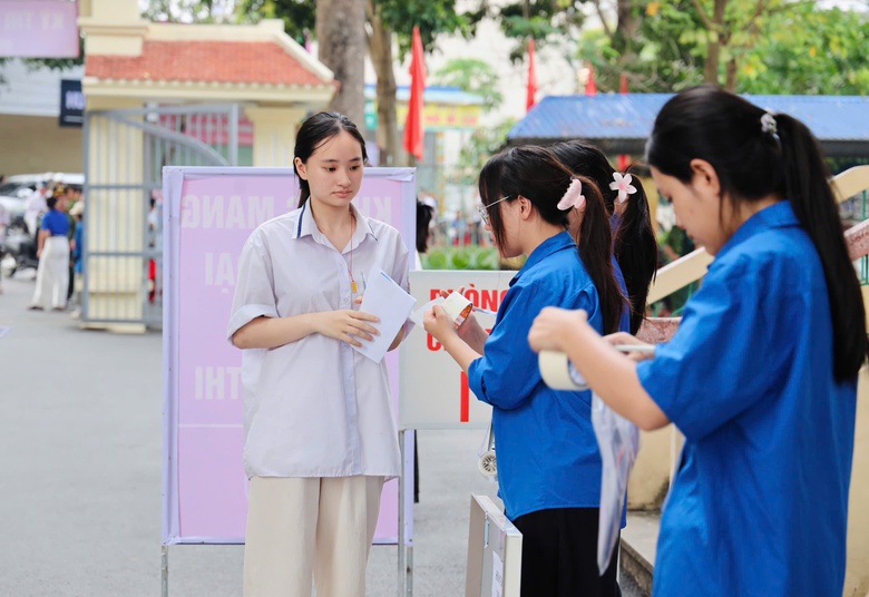 Bộ GD&ĐT kiểm tra kết quả thi tốt nghiệp THPT tại Tuy&ecirc;n Quang - Ảnh 1.