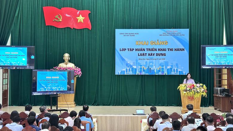 Quảng Ngãi tổ chức tập huấn, đưa Luật Xây dựng vào thực tiễn đời sống - Ảnh 2.