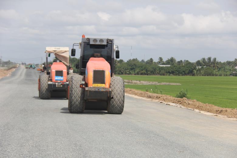 Hai tuyến cao tốc qua Đồng Th&aacute;p đang "kh&aacute;t" trầm trọng vật liệu đ&aacute; - Ảnh 2.