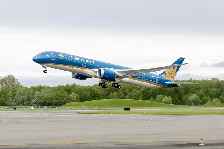 Gi&aacute; nhi&ecirc;n liệu biến động, Vietnam Airlines vẫn đạt tăng trưởng 28% doanh thu nửa đầu năm  - Ảnh 1.