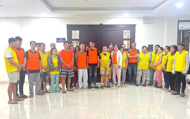Triệt phá đường dây cá độ bóng đá liên quan ''bà trùm'' Oanh Socola - Ảnh 1.