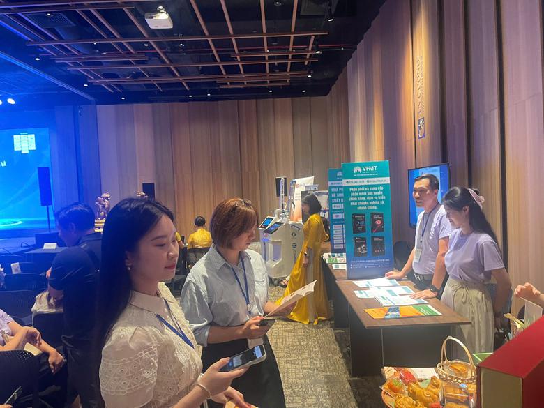 H&agrave; nội kết nối Ai, thương mại điện tử th&uacute;c đẩy doanh nghiệp tăng trưởng hai con số - Ảnh 4.