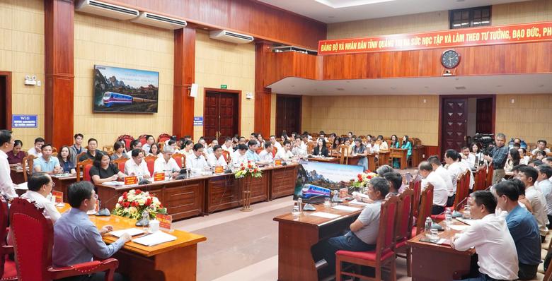 Khai th&aacute;c đ&ocirc;i t&agrave;u du lịch Huế - Phong Nha từ ng&agrave;y 28/8 - Ảnh 4.