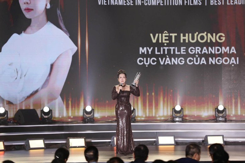 &ldquo;Tử chiến tr&ecirc;n kh&ocirc;ng&rdquo; nhận c&uacute; đ&uacute;p giải thưởng tại Li&ecirc;n hoan phim Ch&acirc;u &Aacute; Đ&agrave; Nẵng lần thứ IV - Ảnh 4.