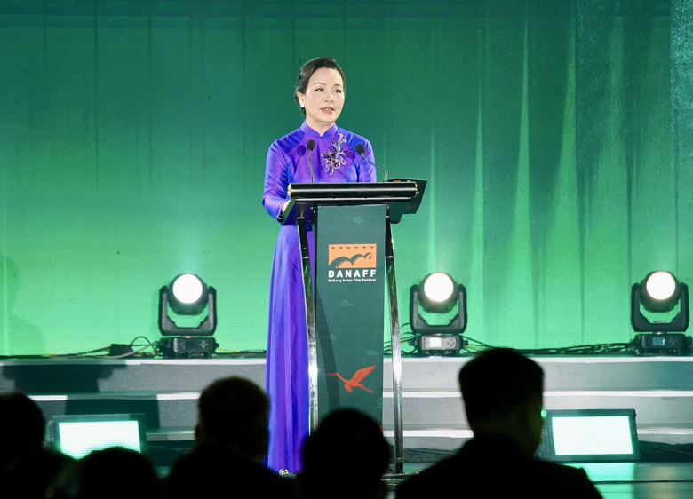 &ldquo;Tử chiến tr&ecirc;n kh&ocirc;ng&rdquo; nhận c&uacute; đ&uacute;p giải thưởng tại Li&ecirc;n hoan phim Ch&acirc;u &Aacute; Đ&agrave; Nẵng lần thứ IV - Ảnh 2.