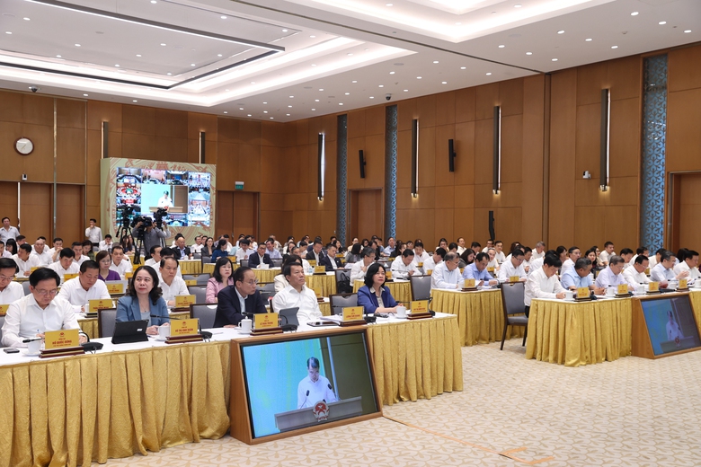 Tổng B&iacute; thư, Chủ tịch nước T&ocirc; L&acirc;m dự phi&ecirc;n họp Ch&iacute;nh phủ thường kỳ th&aacute;ng 6/2026 v&agrave; Hội nghị trực tuyến Ch&iacute;nh phủ với c&aacute;c địa phương - Ảnh 5.
