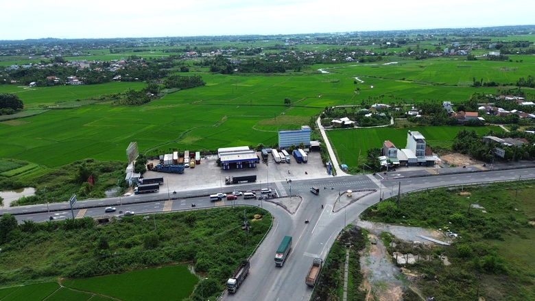 Quảng Ng&atilde;i chi 800 tỷ đồng l&agrave;m đường nối cao tốc, QL1 với đường ven biển - Ảnh 1.