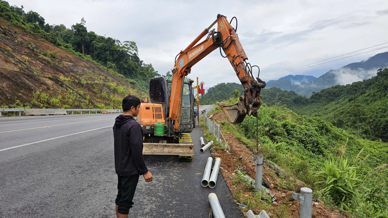 Cao tốc đoạn La Sơn - H&ograve;a Li&ecirc;n sẽ đưa v&agrave;o khai th&aacute;c tuyến ch&iacute;nh trong th&aacute;ng 8/2026 - Ảnh 5.