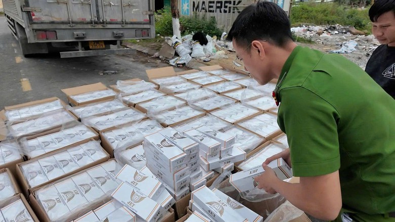 Đ&agrave; Nẵng tăng cường chống bu&ocirc;n lậu, sản xuất tr&aacute;i ph&eacute;p thuốc l&aacute; trong t&igrave;nh h&igrave;nh mới - Ảnh 1.