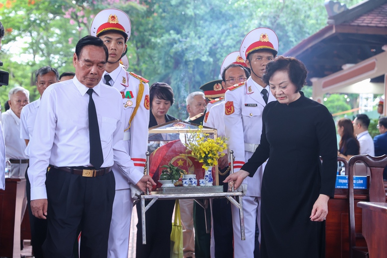Thủ tướng: Bằng mọi giá, nỗ lực tìm kiếm, quy tập và xác định danh tính hài cốt liệt sĩ - Ảnh 9.