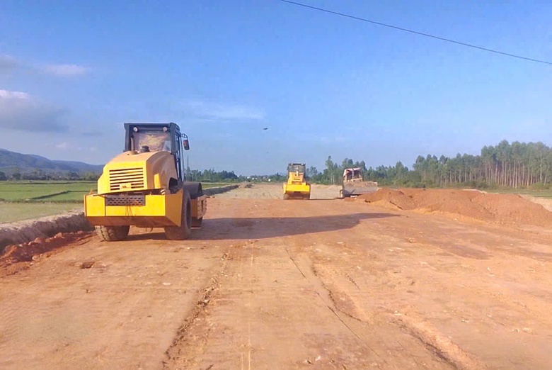 Nh&agrave; thầu dồn lực đua tiến độ thi c&ocirc;ng cao tốc Quy Nhơn - Pleiku trước m&ugrave;a mưa - Ảnh 2.