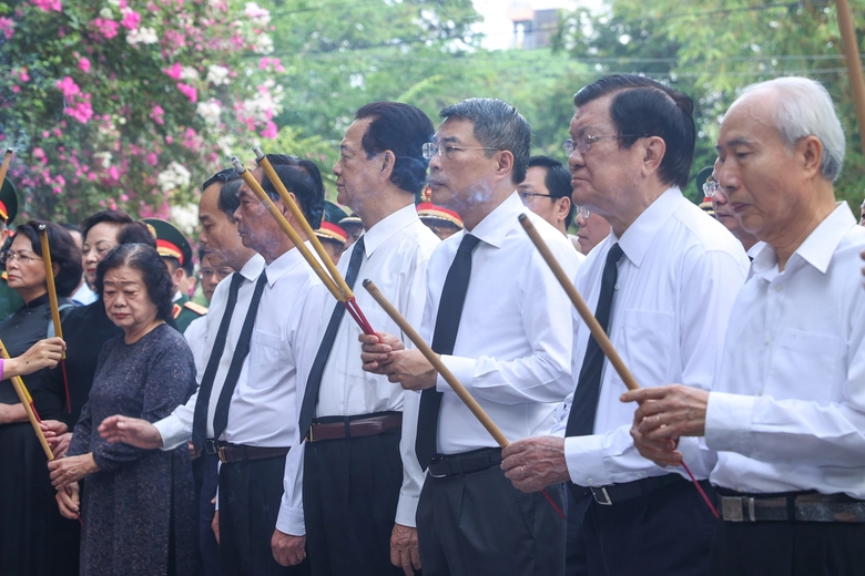 Thủ tướng: Bằng mọi giá, nỗ lực tìm kiếm, quy tập và xác định danh tính hài cốt liệt sĩ - Ảnh 1.