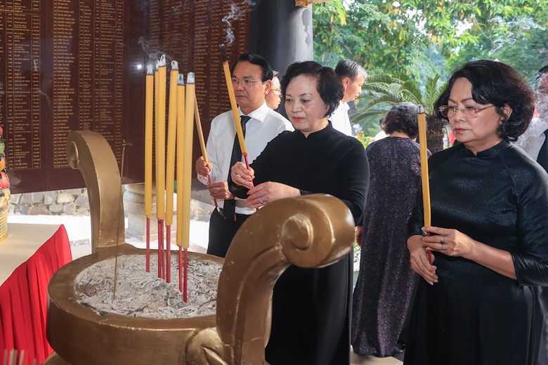 Thủ tướng: Bằng mọi giá, nỗ lực tìm kiếm, quy tập và xác định danh tính hài cốt liệt sĩ - Ảnh 10.