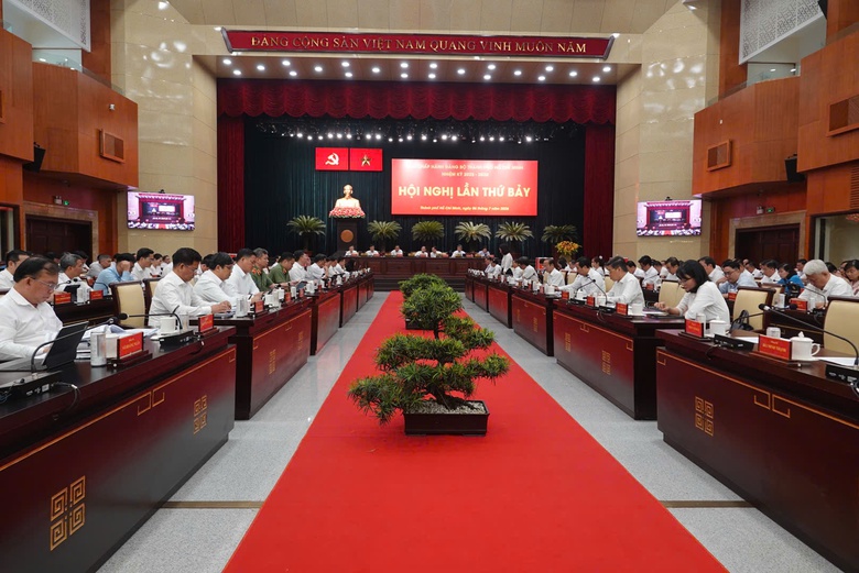 TP.HCM tăng tốc đầu tư hạ tầng, hướng tới mục ti&ecirc;u tăng trưởng hai con số - Ảnh 1.
