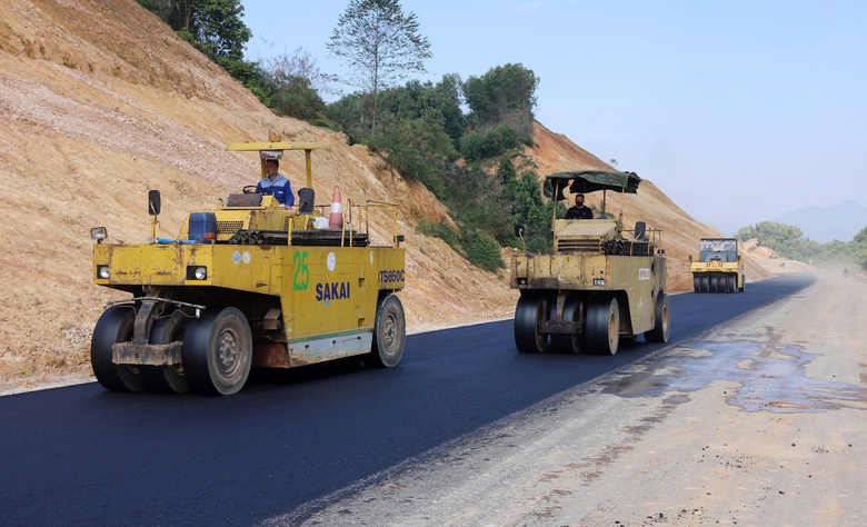 Dự &aacute;n chịu biến động nhi&ecirc;n liệu, vật liệu k&eacute;o d&agrave;i, hợp đồng x&acirc;y dựng xử l&yacute; thế n&agrave;o? - Ảnh 1.