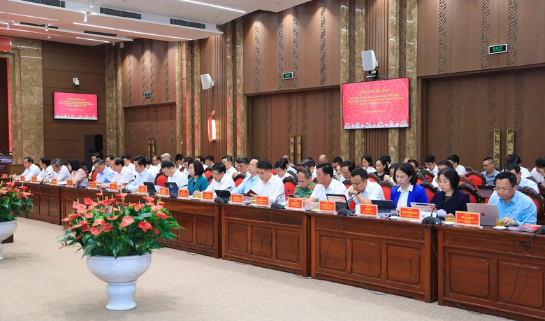 Tổng B&iacute; thư, Chủ tịch nước: H&agrave; Nội phải biến mọi nguồn lực th&agrave;nh động lực tăng trưởng mới - Ảnh 3.