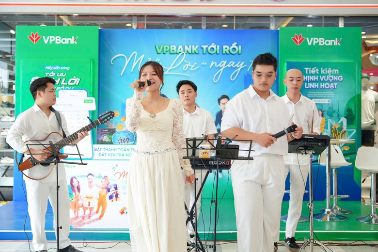 VPBank "cập bến" Ninh Kiều: Ti&ecirc;n phong đưa t&agrave;i ch&iacute;nh số h&ograve;a c&ugrave;ng nhịp sống T&acirc;y Đ&ocirc;  - Ảnh 2.